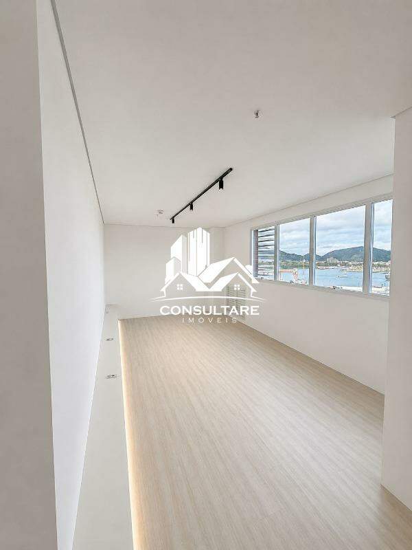 Sala comercial para aluguel no bairro Ponta da Praia por 3.200,00: 