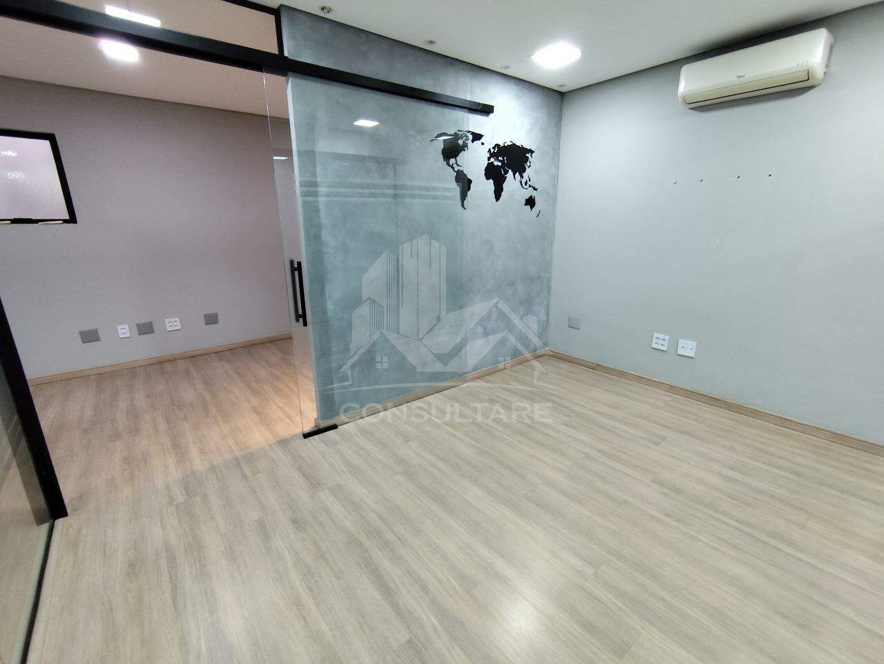 Sala comercial à venda no bairro Vila Mathias por 390.000,00: 