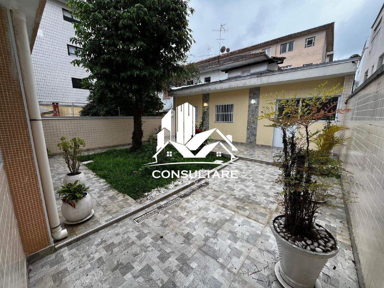 Casa para aluguel no bairro Embaré por 13.000,00: 