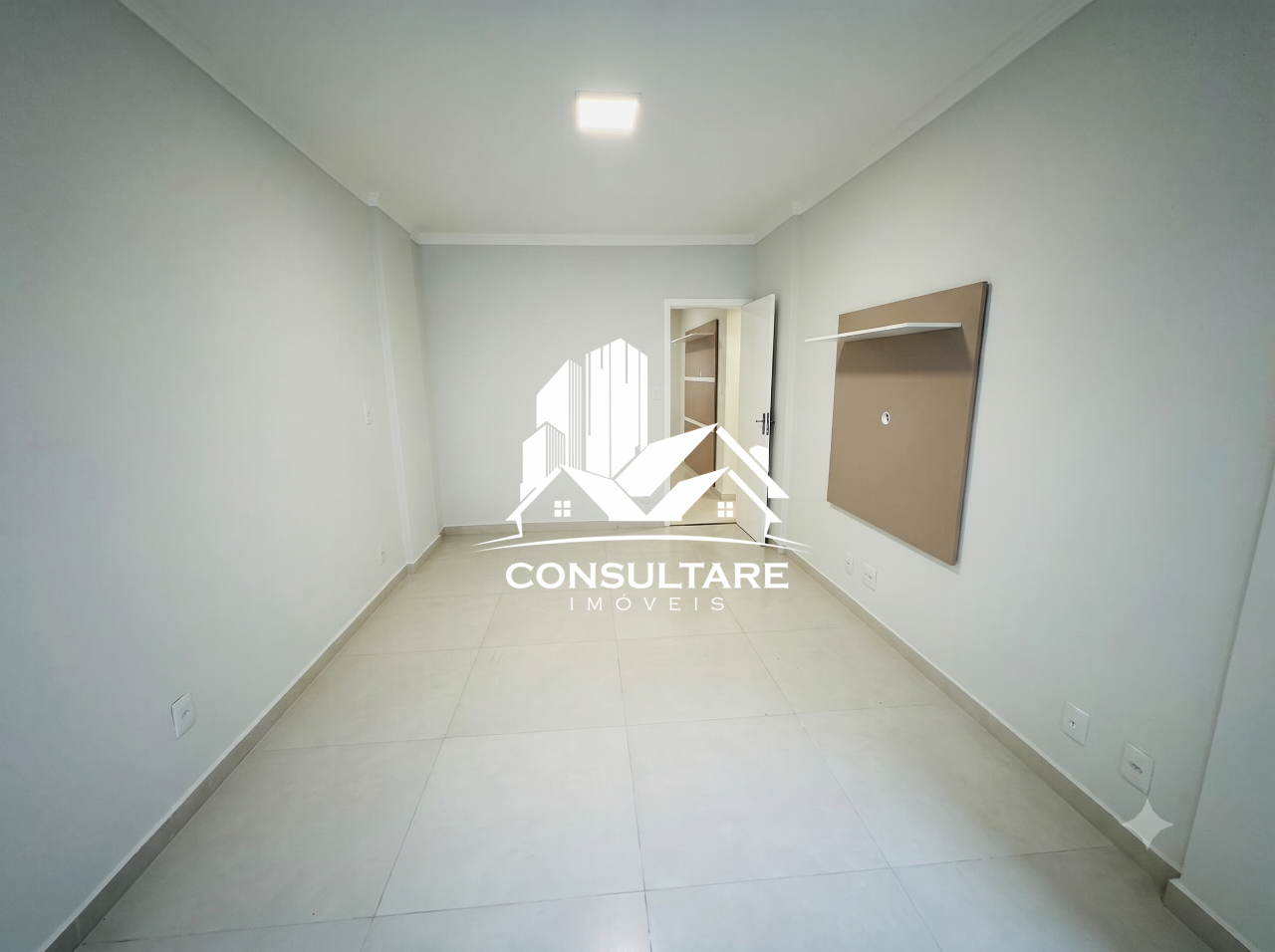 Apartamento à venda no bairro Ponta da Praia por 599.000,00: 