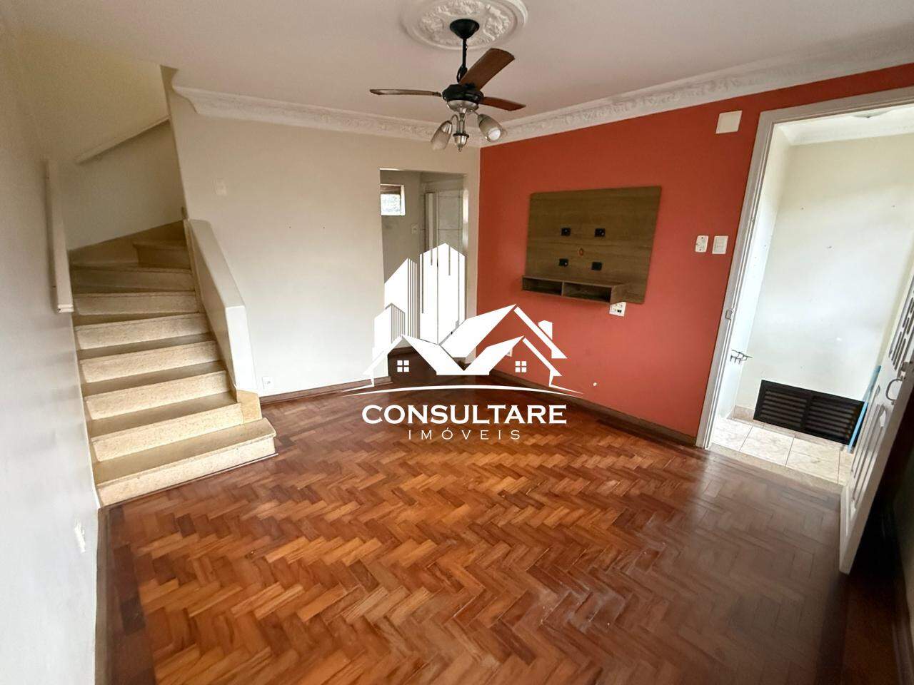 Casa para aluguel no bairro Encruzilhada por 3.000,00: 
