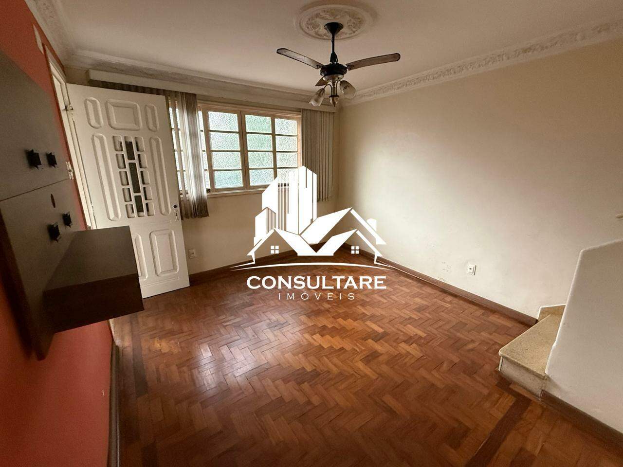 Casa para aluguel no bairro Encruzilhada por 3.000,00: 