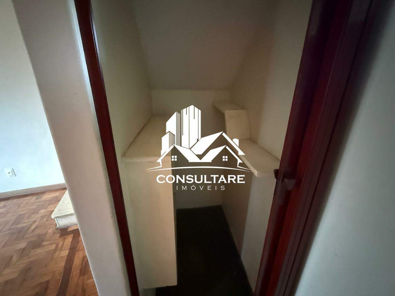 Casa para aluguel no bairro Encruzilhada por 3.000,00: 