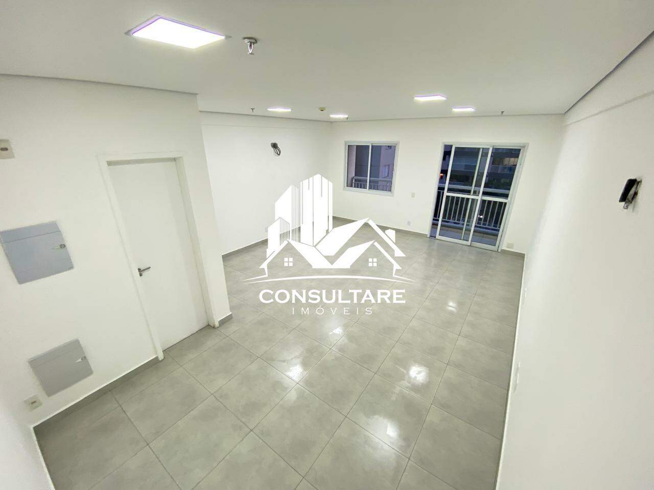 Sala comercial para aluguel no bairro Vila Mathias por 2.300,00: 