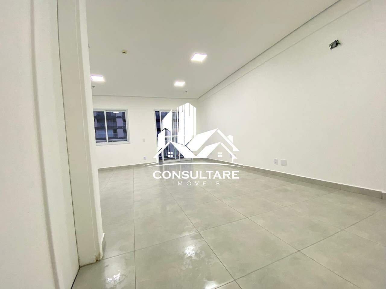 Sala comercial para aluguel no bairro Vila Mathias por 2.300,00: 