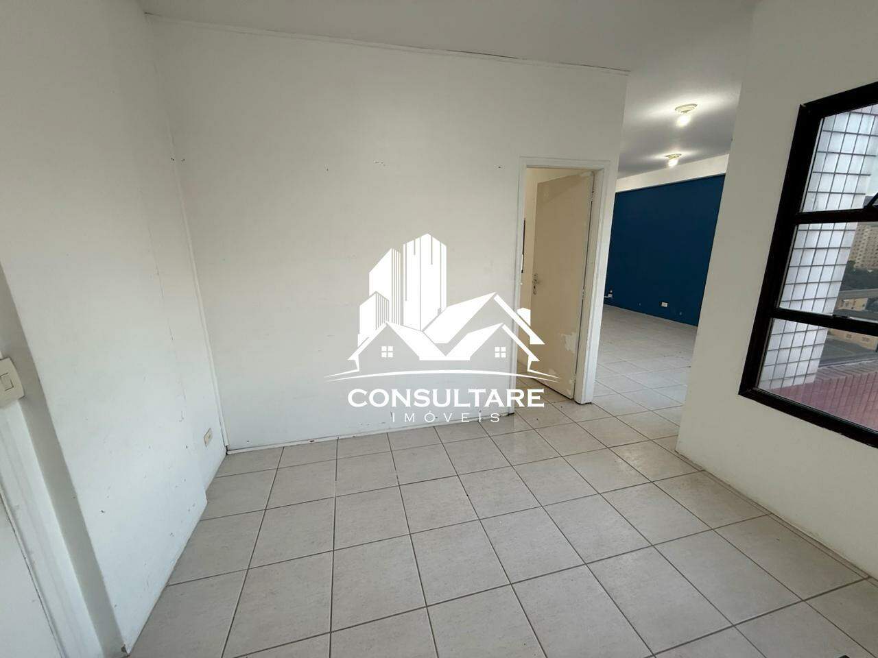 Sala comercial para aluguel no bairro Vila Mathias por 2.800,00: 