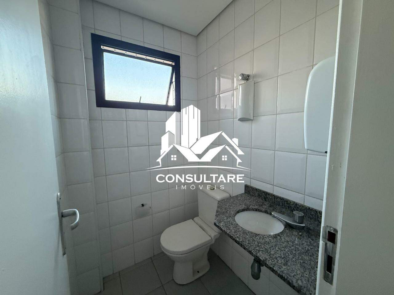 Sala comercial para aluguel no bairro Vila Mathias por 2.800,00: 