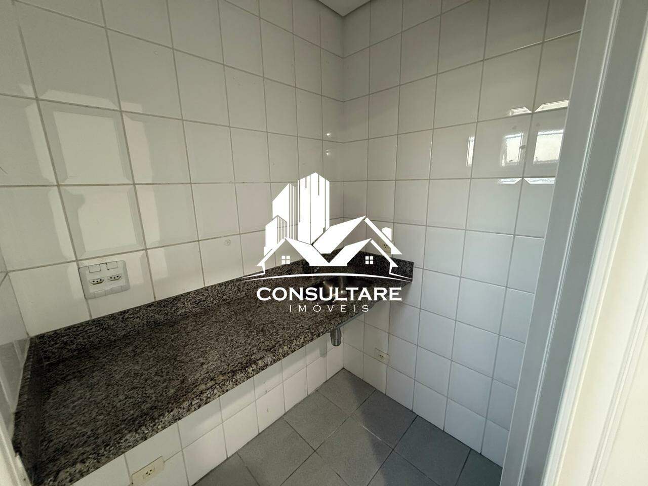 Sala comercial para aluguel no bairro Vila Mathias por 2.800,00: 