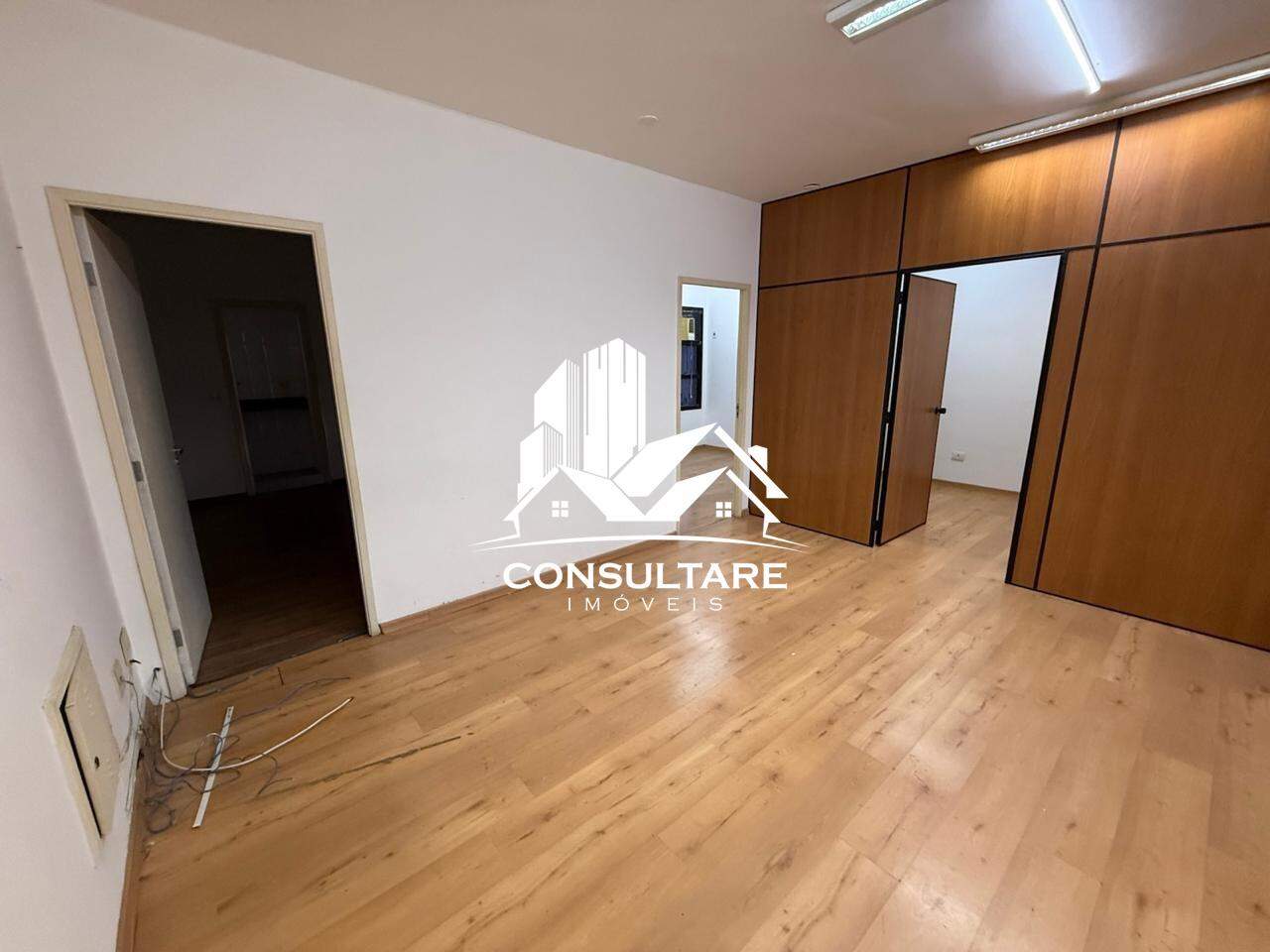 Sala comercial para aluguel no bairro Vila Mathias por 2.800,00: 