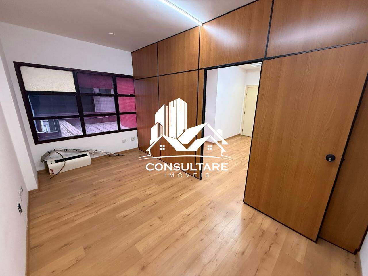 Sala comercial para aluguel no bairro Vila Mathias por 2.800,00: 