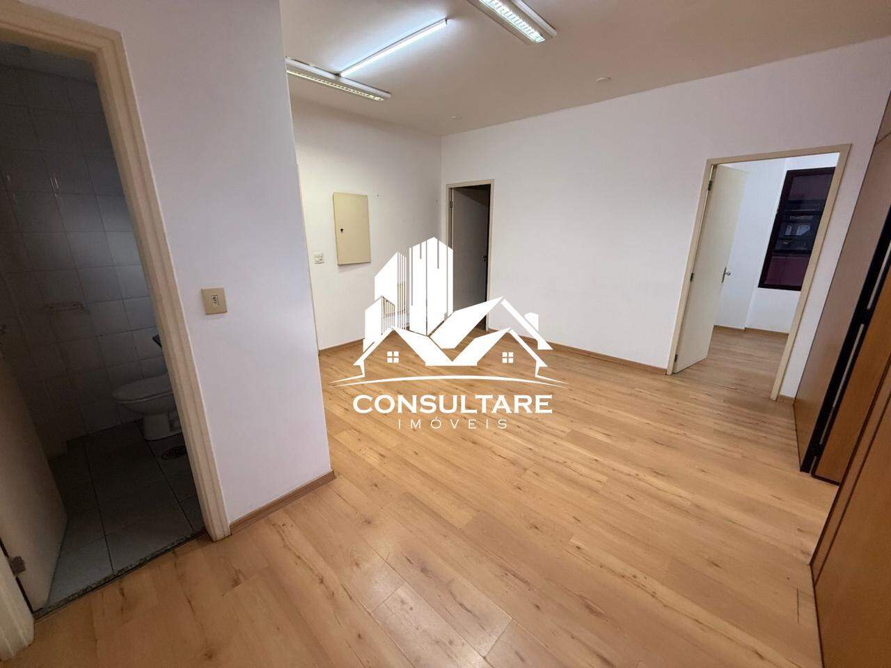 Sala comercial para aluguel no bairro Vila Mathias por 2.800,00: 