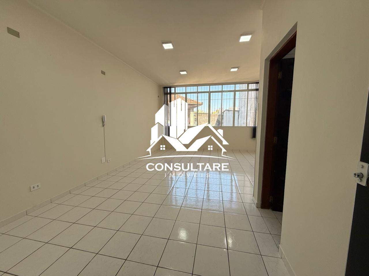 Sala comercial para aluguel no bairro Vila Mathias por 1.800,00: 