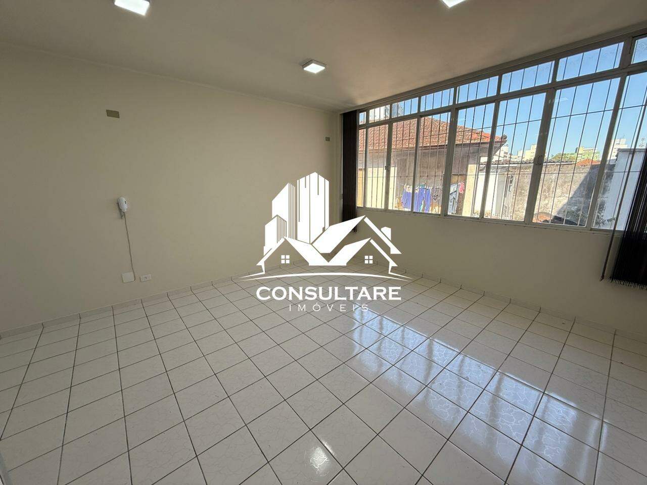 Sala comercial para aluguel no bairro Vila Mathias por 1.800,00: 