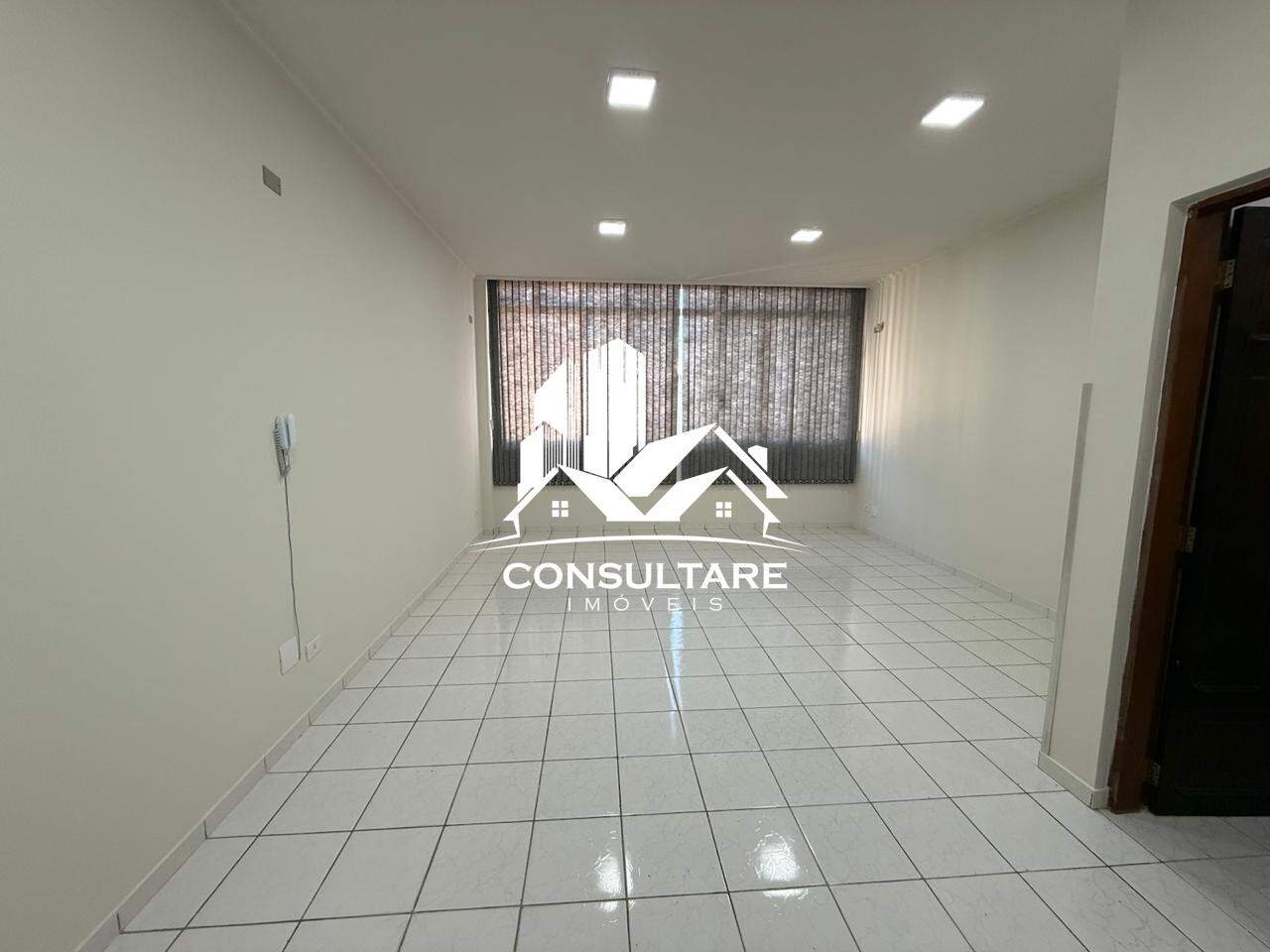 Sala comercial para aluguel no bairro Vila Mathias por 1.800,00: 