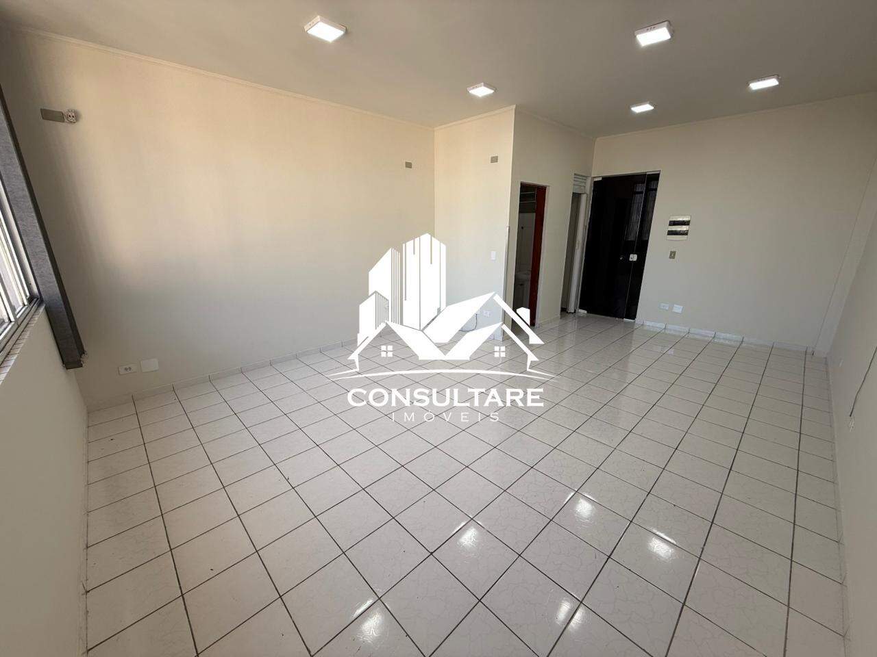 Sala comercial para aluguel no bairro Vila Mathias por 1.800,00: 