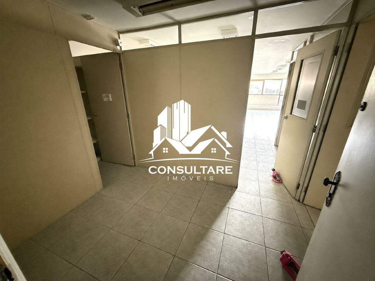 Sala comercial para aluguel no bairro Centro por 3.000,00: 