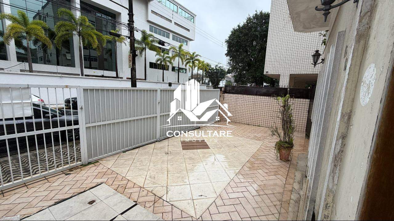 Casa para aluguel no bairro Ponta da Praia por 11.500,00: 