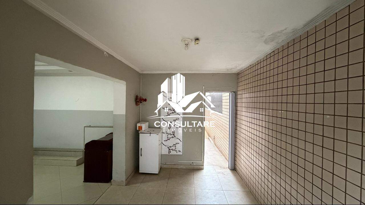 Casa para aluguel no bairro Ponta da Praia por 11.500,00: 
