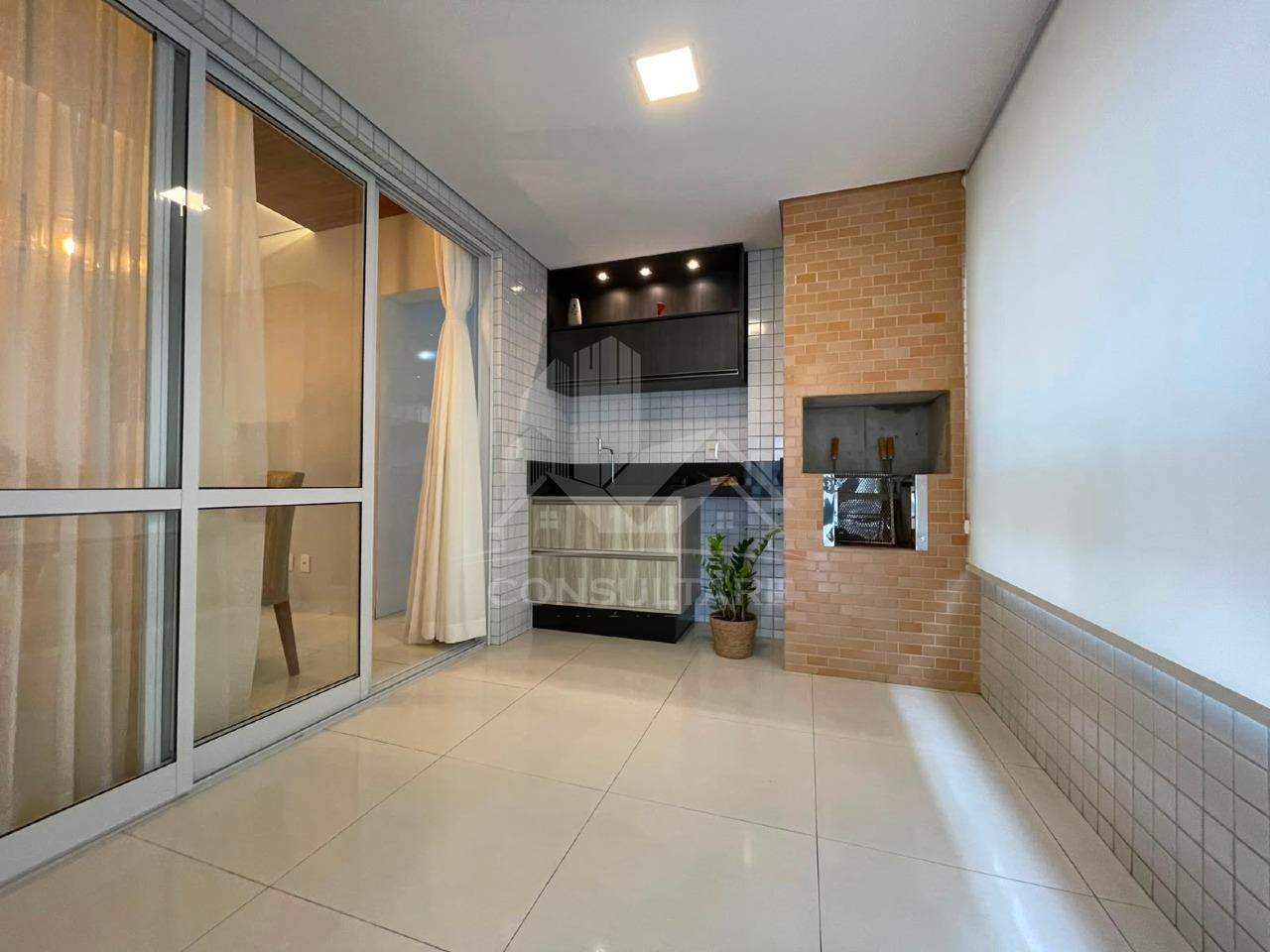 Apartamento à venda no bairro Centro por 789.990,00: Varanda com Churrasqueira