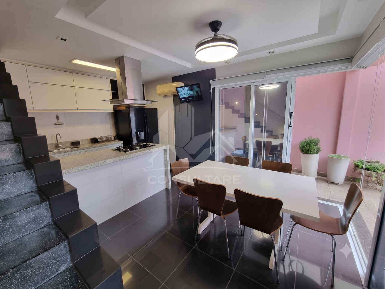 Casa à venda no bairro Embaré por 1.200.000,00: Sala de janta + Cozinha