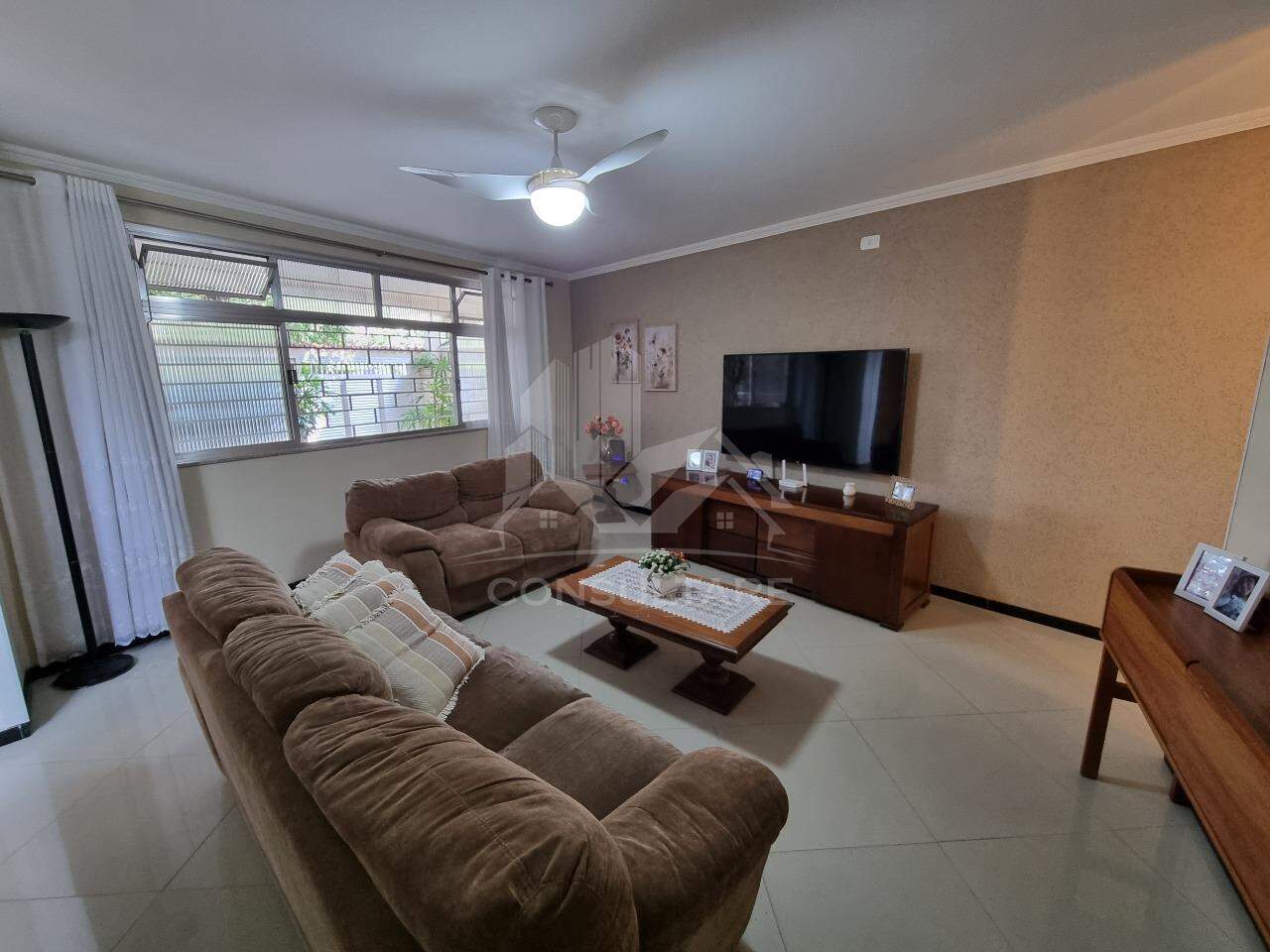 Casa à venda no bairro Aparecida por 1.549.000,00: Sala