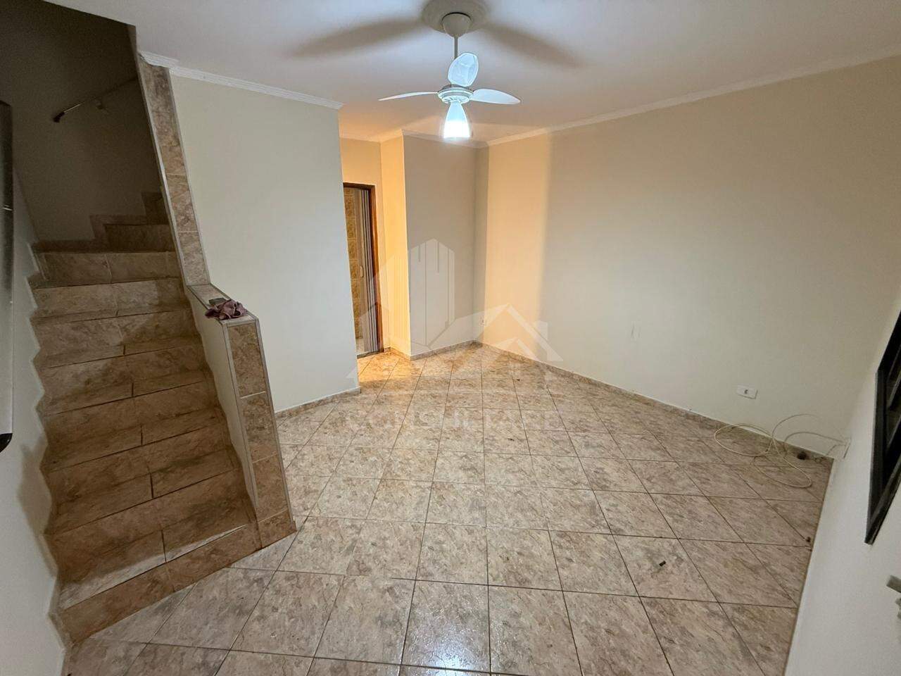 Casa para aluguel no bairro Vila Voturua por 2.300,00: 