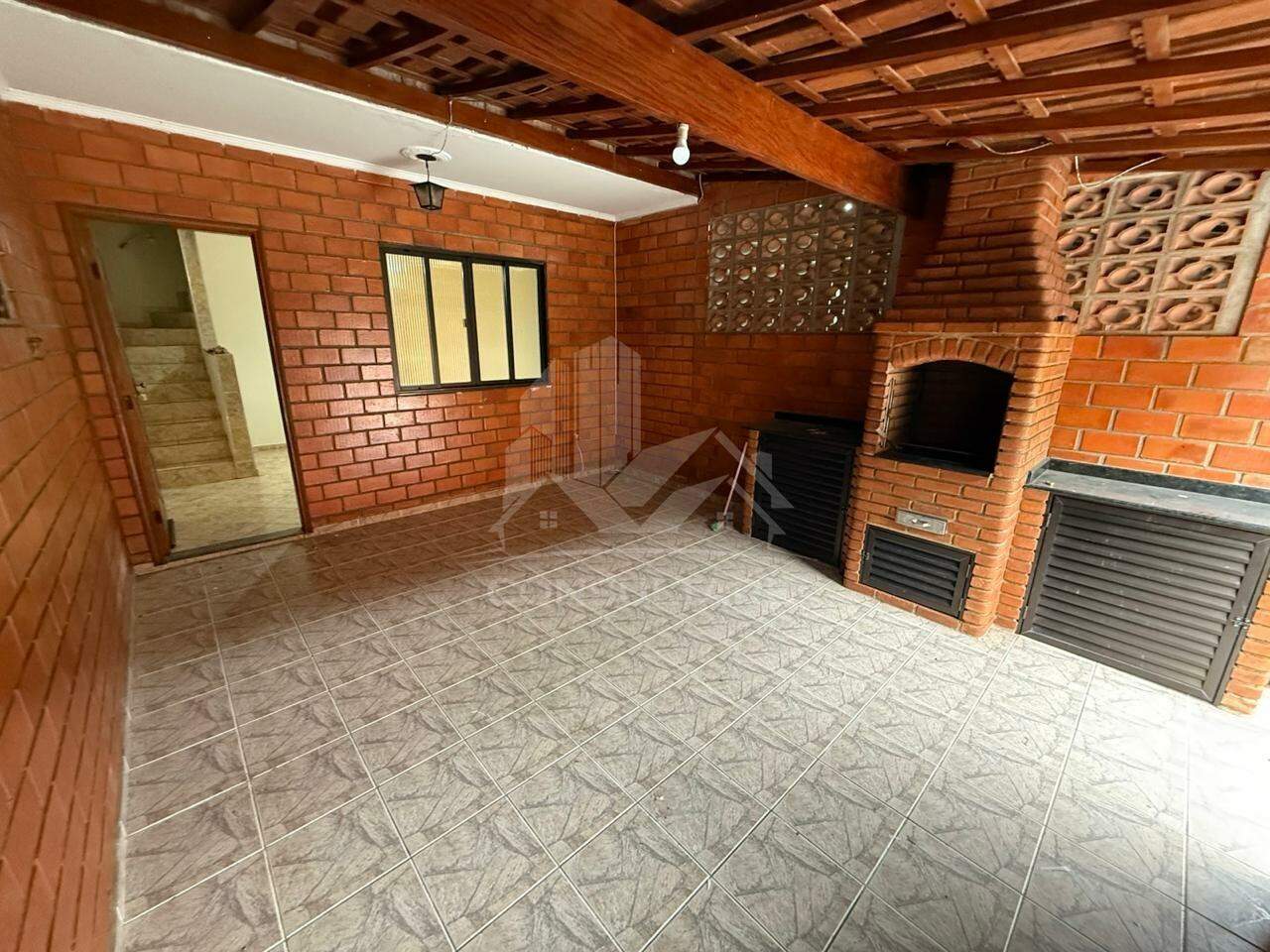 Casa para aluguel no bairro Vila Voturua por 2.300,00: 