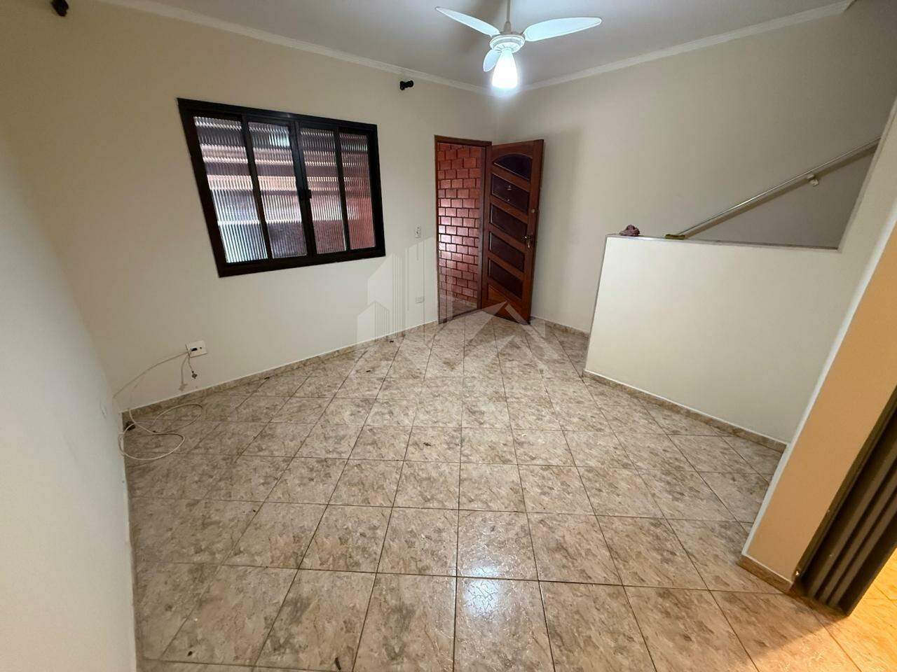 Casa para aluguel no bairro Vila Voturua por 2.300,00: 
