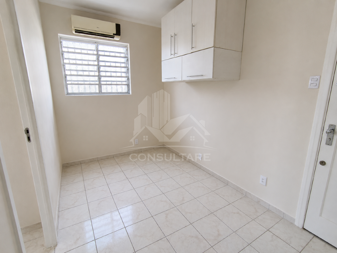 Apartamento à venda no bairro Campo Grande por 210.000,00: Sala