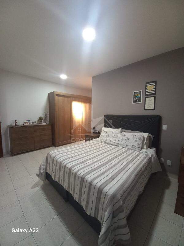 Casa à venda no bairro Ponta da Praia por 1.900.000,00: quarto