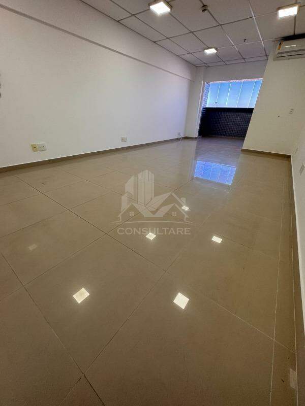 Sala comercial para aluguel no bairro Encruzilhada por 2.500,00: 