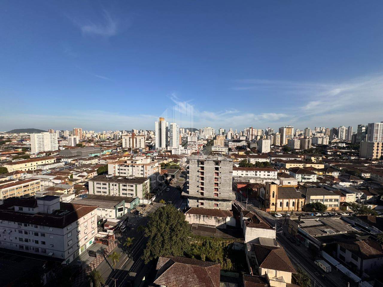 Sala comercial para aluguel no bairro Encruzilhada por 5.900,00: 