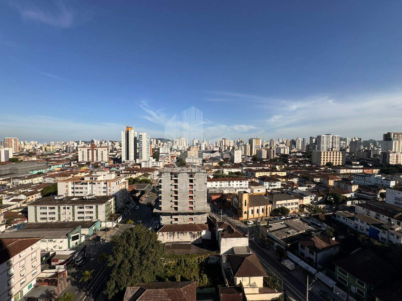 Sala comercial para aluguel no bairro Encruzilhada por 5.900,00: 