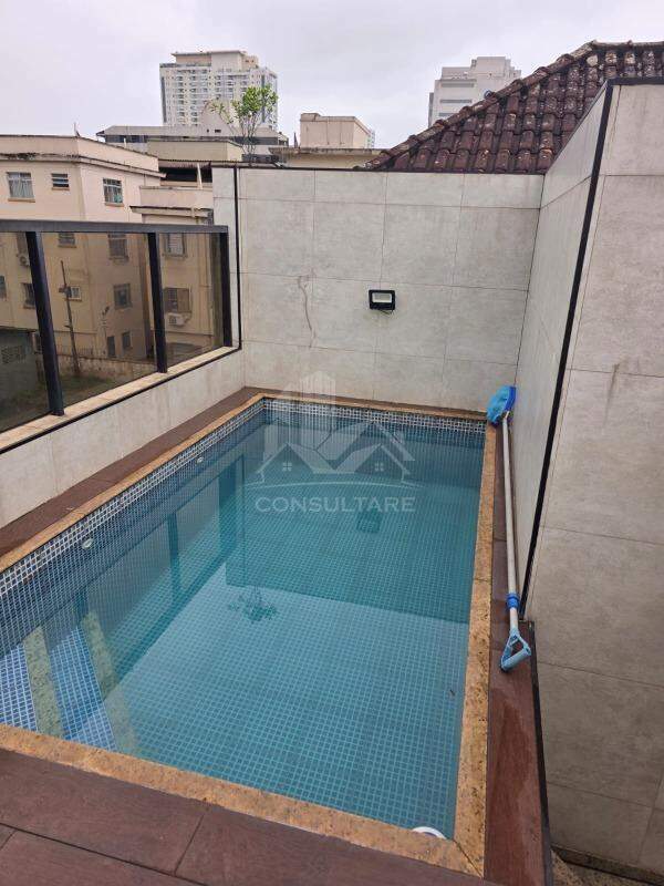 Casa para aluguel no bairro Boqueirão por 8.500,00: piscina