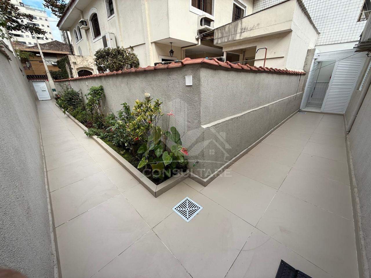 Casa à venda no bairro Ponta da Praia por 849.000,00: 