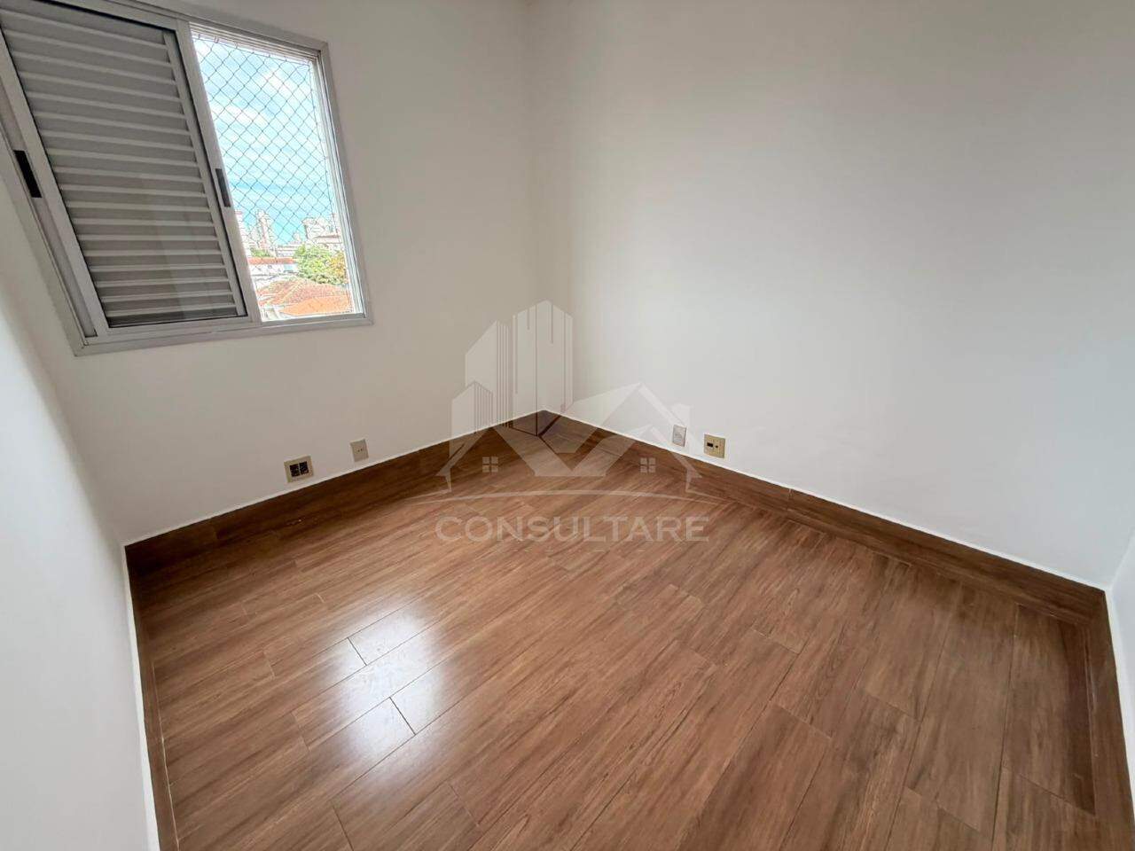 Apartamento para aluguel no bairro Encruzilhada por 3.300,00: 
