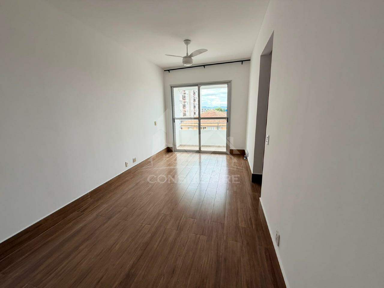 Apartamento para aluguel no bairro Encruzilhada por 3.300,00: 