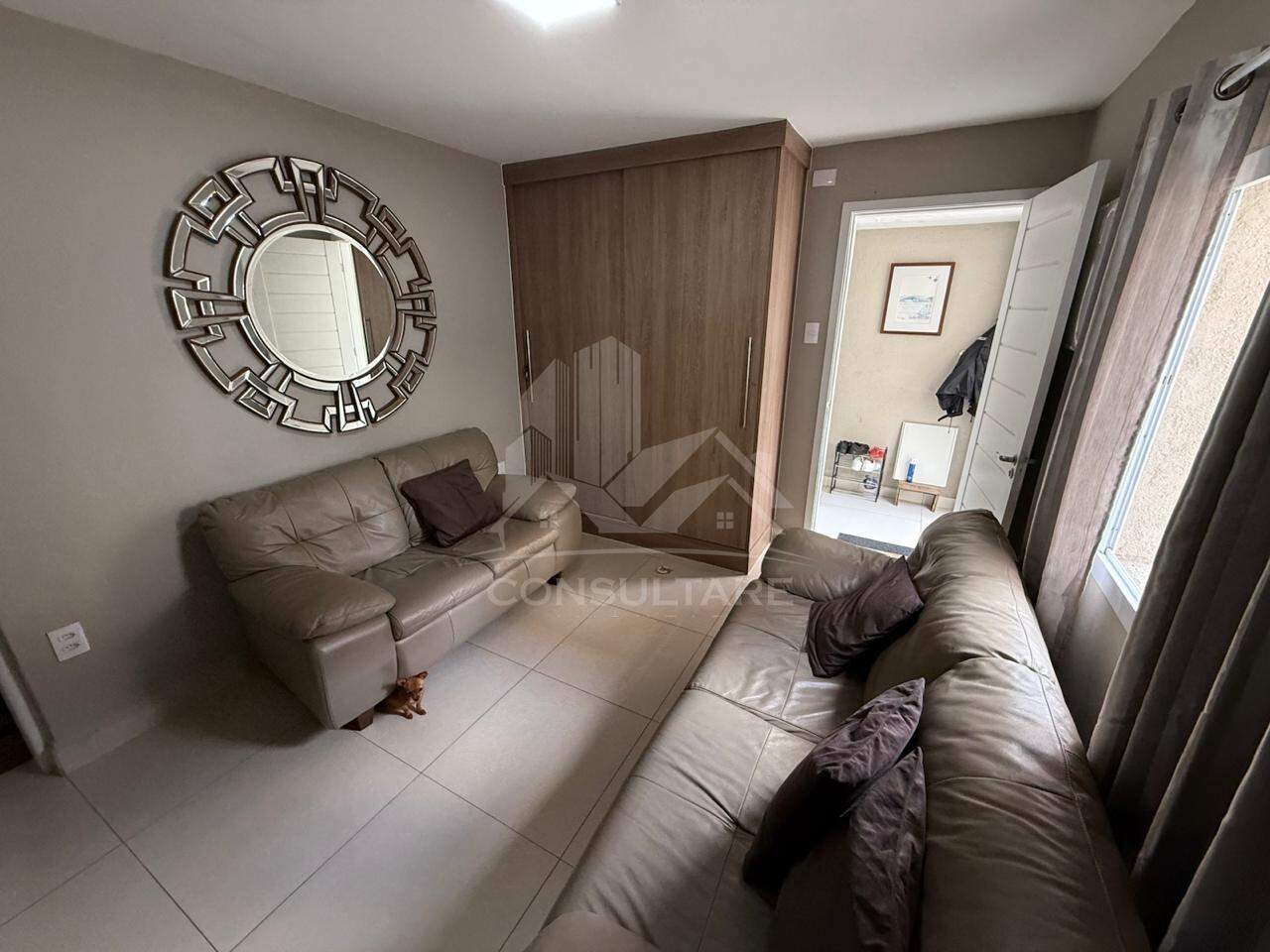 Casa para aluguel no bairro Ponta da Praia por 6.000,00: 