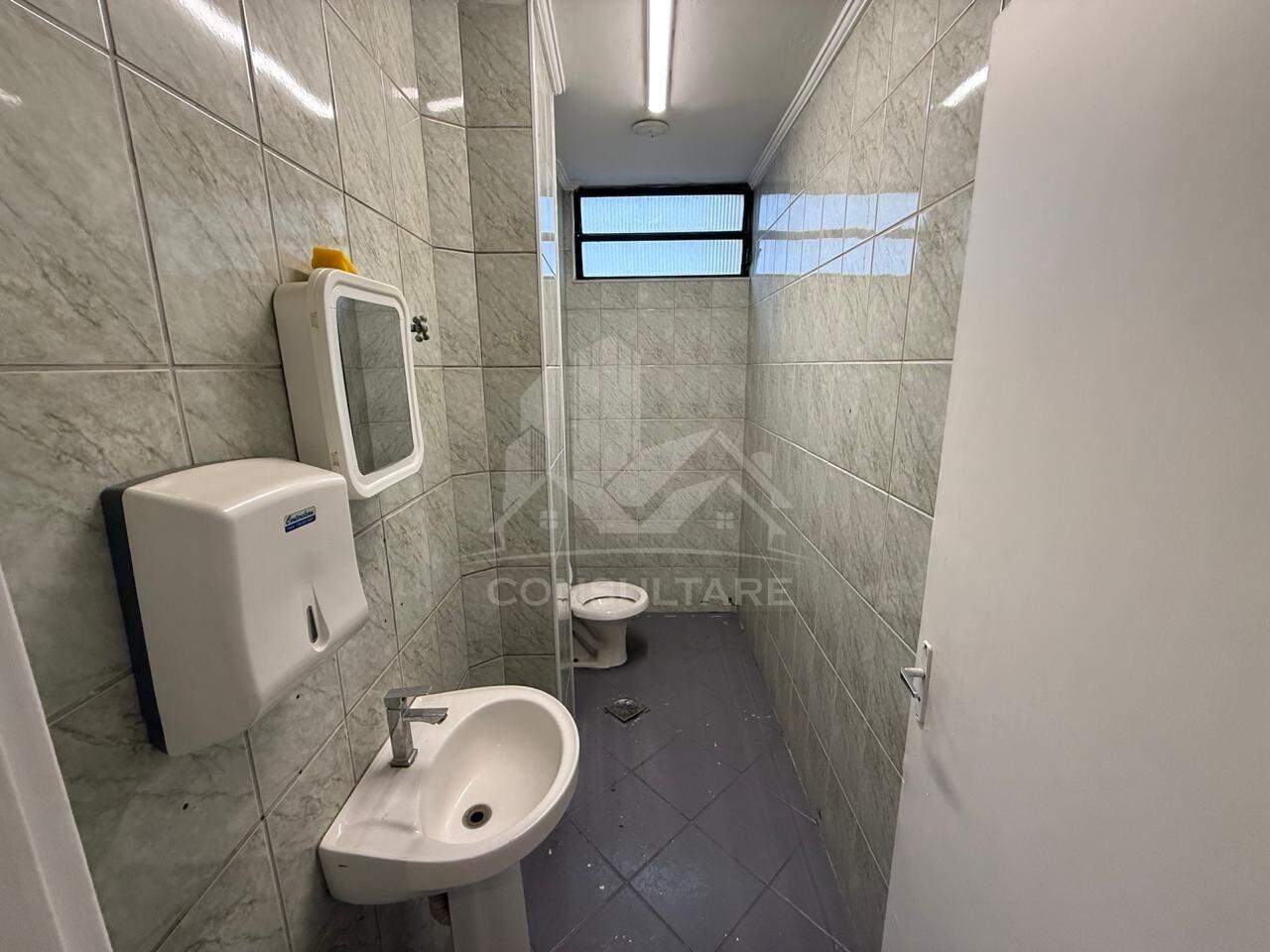 Sala comercial para aluguel no bairro Centro por 2.700,00: 