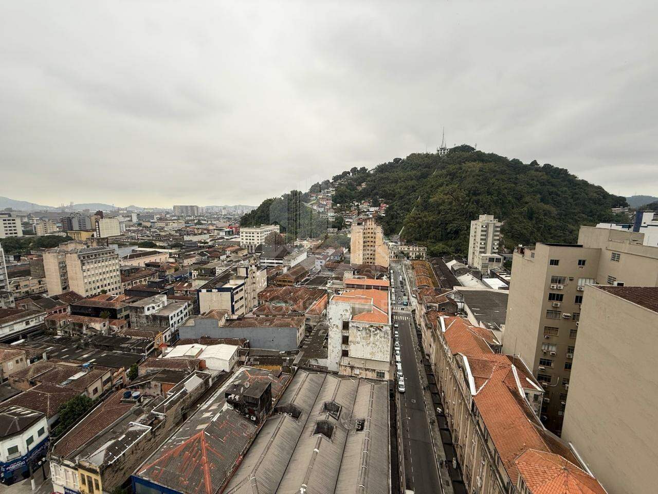 Sala comercial para aluguel no bairro Centro por 2.700,00: 