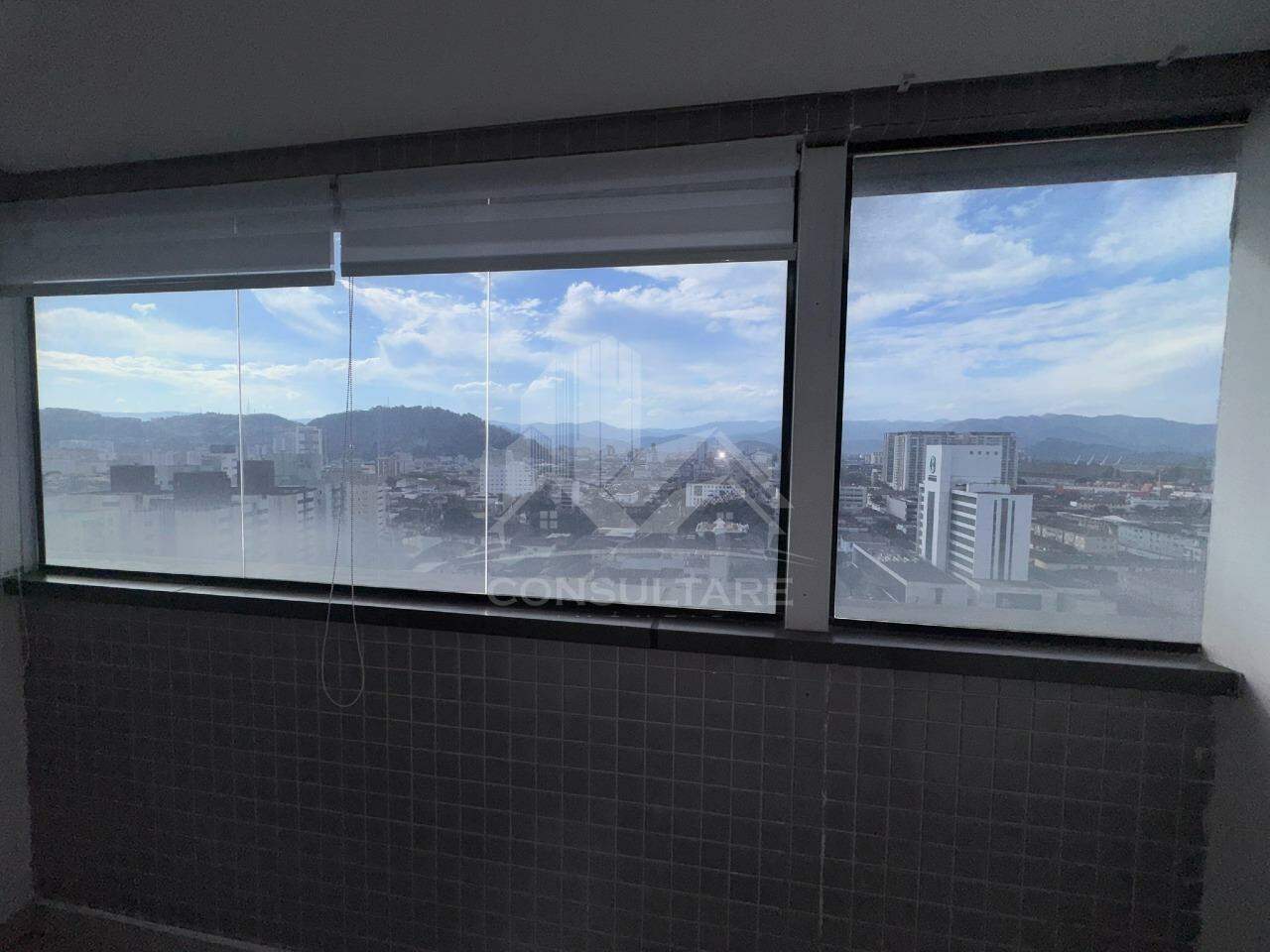 Sala comercial para aluguel no bairro Encruzilhada por 5.700,00: 