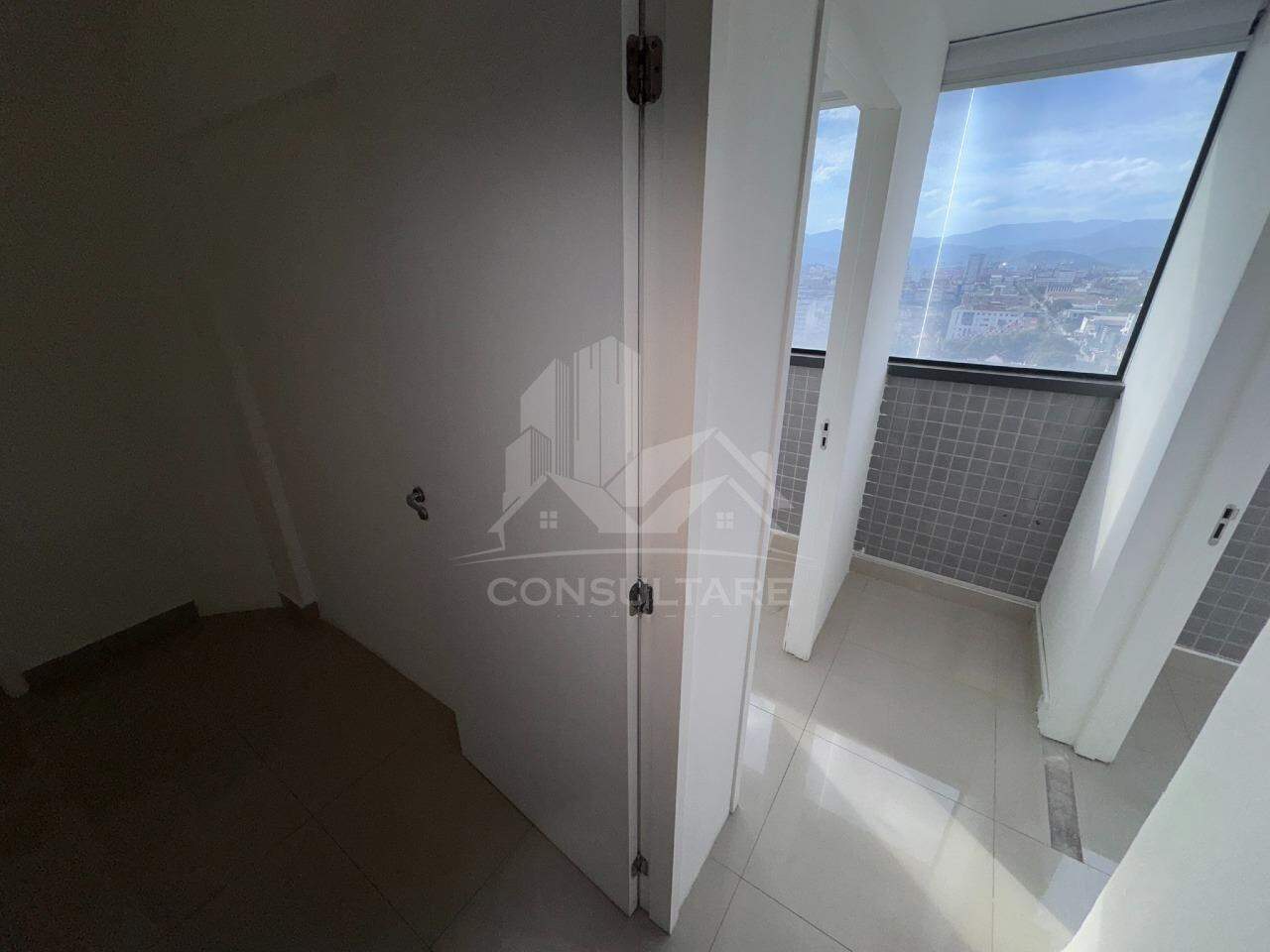 Sala comercial para aluguel no bairro Encruzilhada por 5.700,00: 