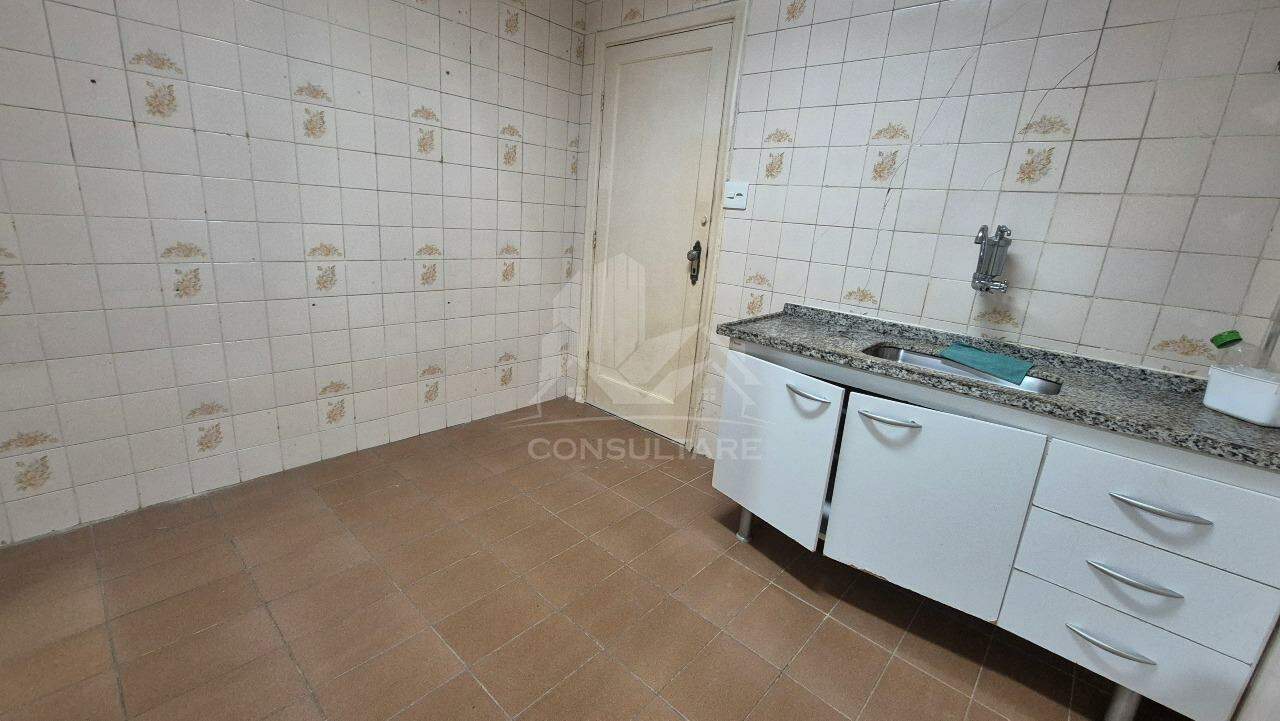 Apartamento à venda no bairro Campo Grande por 320.000,00: Cozinha