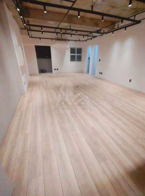 Sala comercial à venda no bairro Boqueirão por 2.165.880,00: 