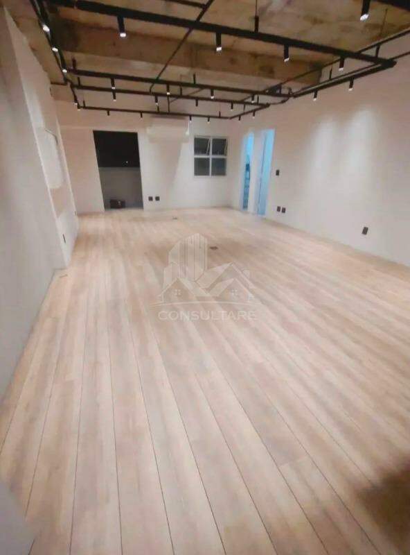 Sala comercial à venda no bairro Boqueirão por 758.000,00: 