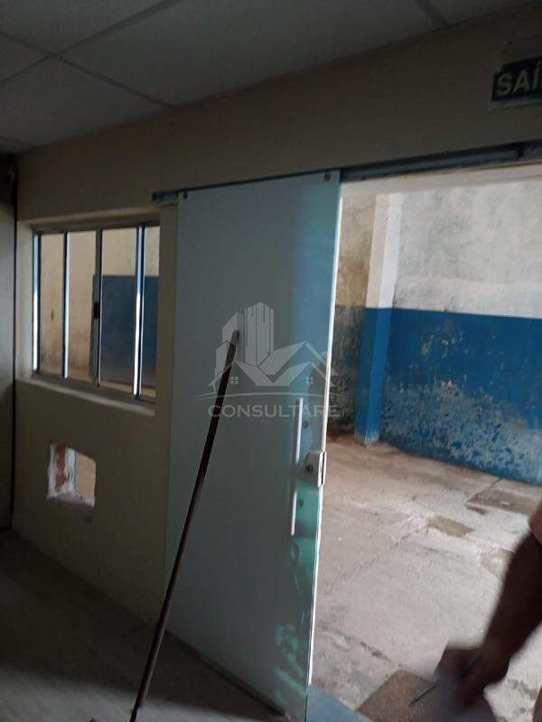 Galpão para aluguel no bairro Vila Nova por 12.000,00: 