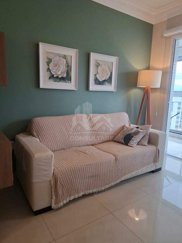 Apartamento para aluguel no bairro Embaré por 5.000,00: 