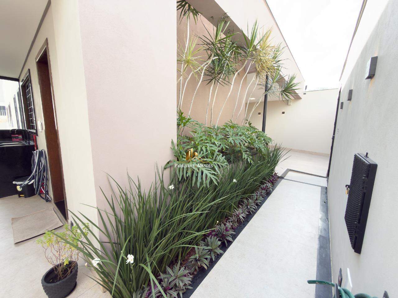 Casa à venda no TROPICAL: 