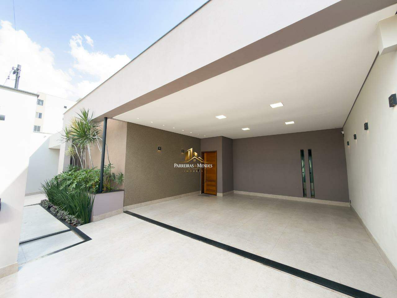 Casa à venda no TROPICAL: 