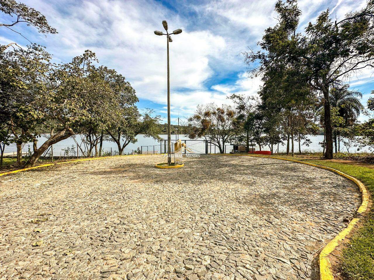 Lote à venda no CONDOMÍNIO ARRAIAL DO LAGO: 